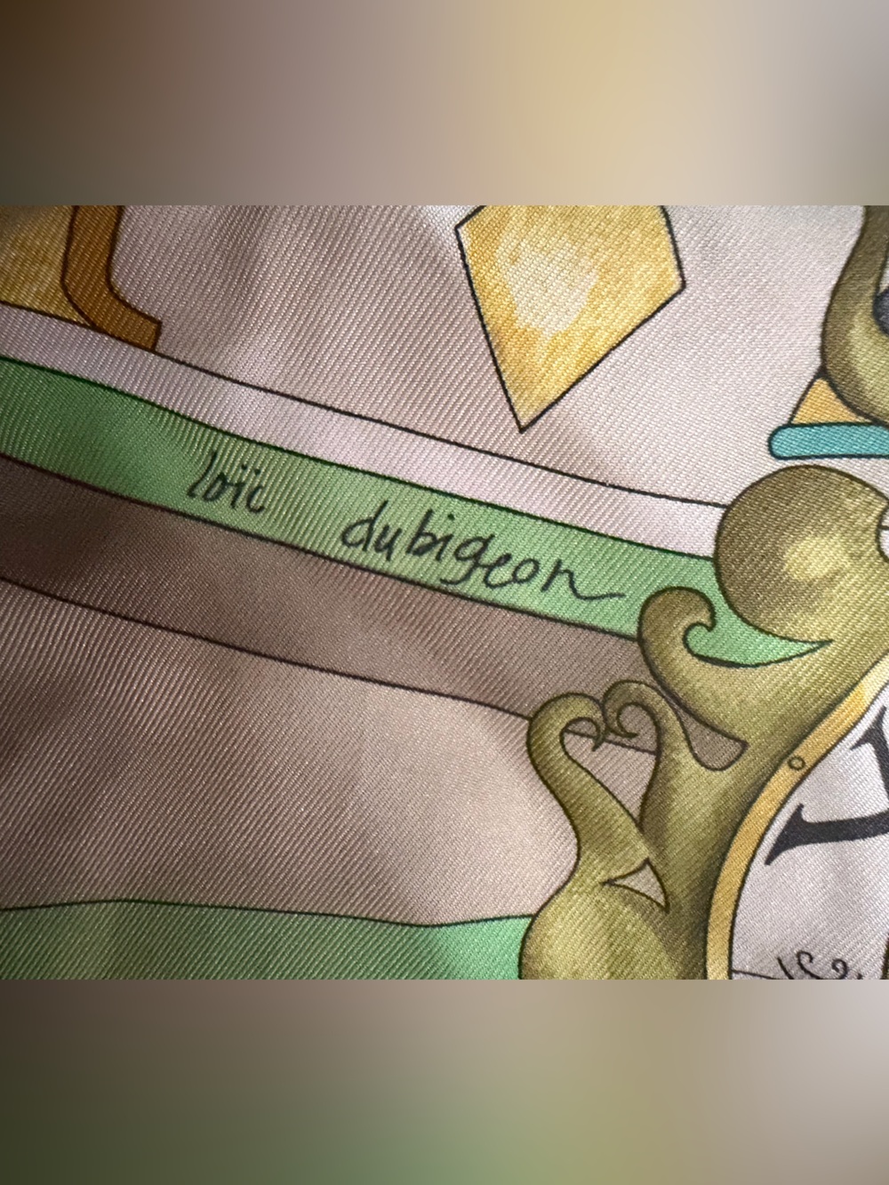 Hermes Parmut les fluers vintage silk Handrolled scarf - Picture 13 of 15